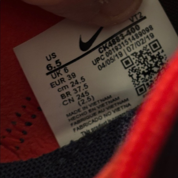 Nike Red and Black React Patriot Sneakers size 6.5 men and 8.5 in women - Picture 7 of 8